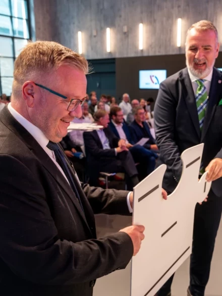Das Jubiläumspuzzle wird zusammengesetzt