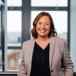 Juliane Vettermann, Prokuristin und Pressesprecherin