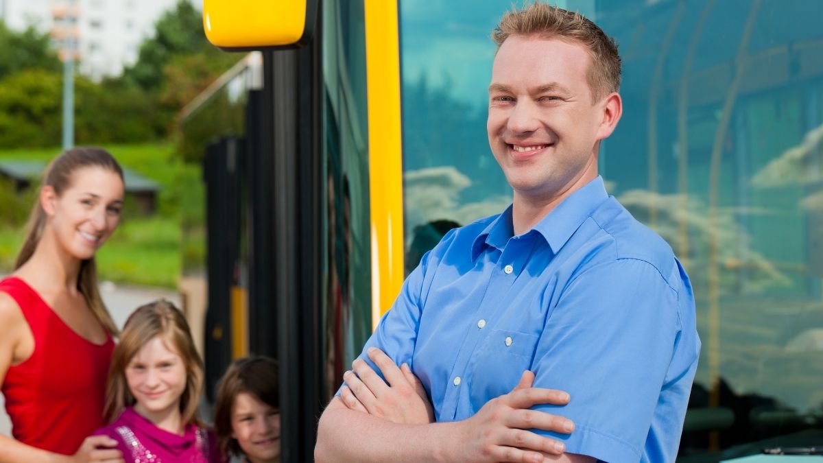 Busfahrer und Fahrgäste