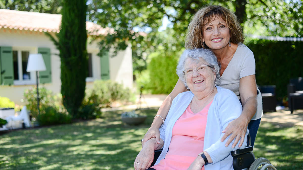 frau rollstuhl frau rollstuhl